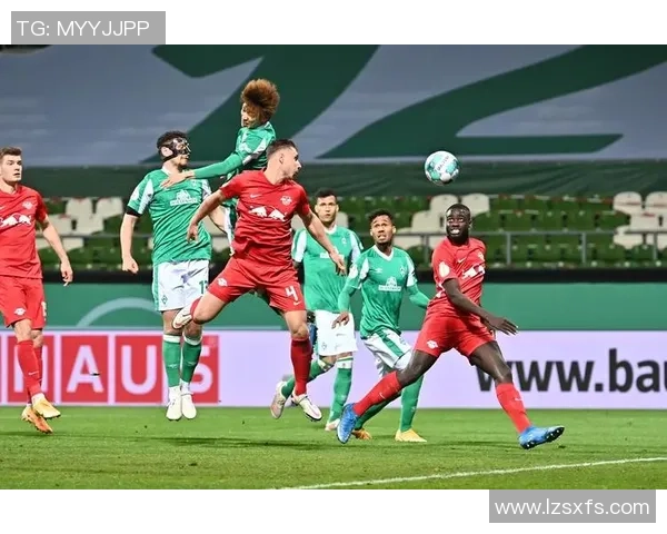 友谊赛精彩回顾：里昂以3-0战胜莱比锡绝杀瞬间引发全场欢呼