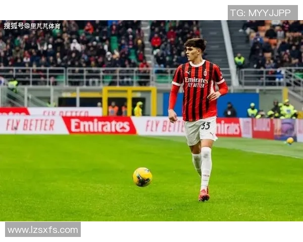 中超赛场惊现经典对决AC米兰逆转巴萨引发转会热议