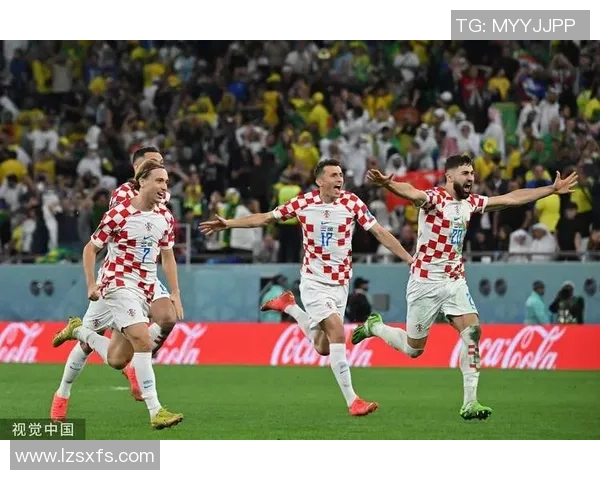 世界杯激战：里昂与本菲卡战成平局全场观众沸腾瞬间回顾