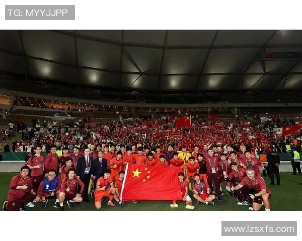 世界杯激战：里昂与本菲卡战成平局全场观众沸腾瞬间回顾